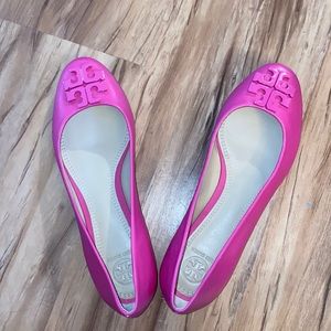 Tory burch never worn flata